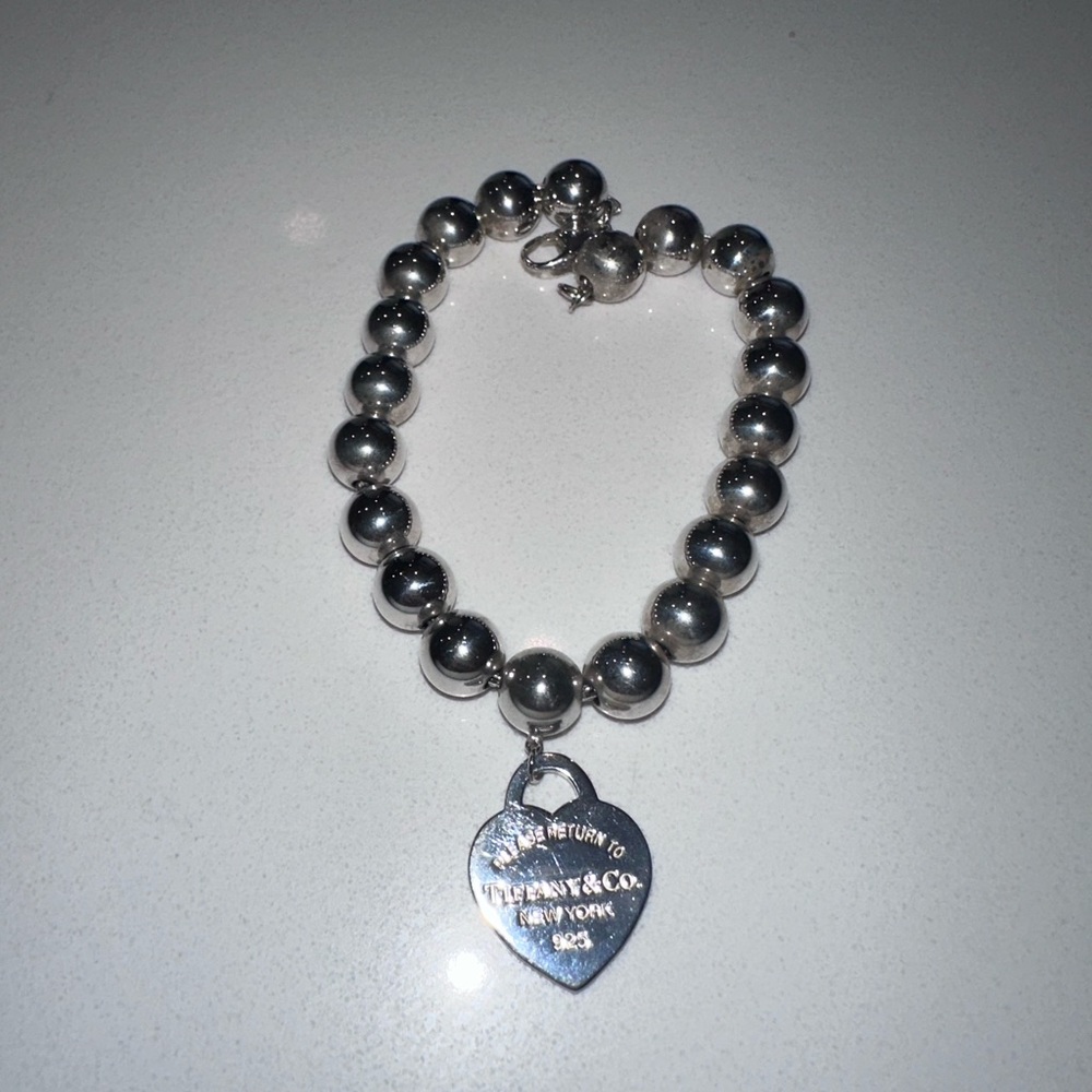 Return to Tiffany®
Heart Tag Bracelet
in Silver, 8 mm